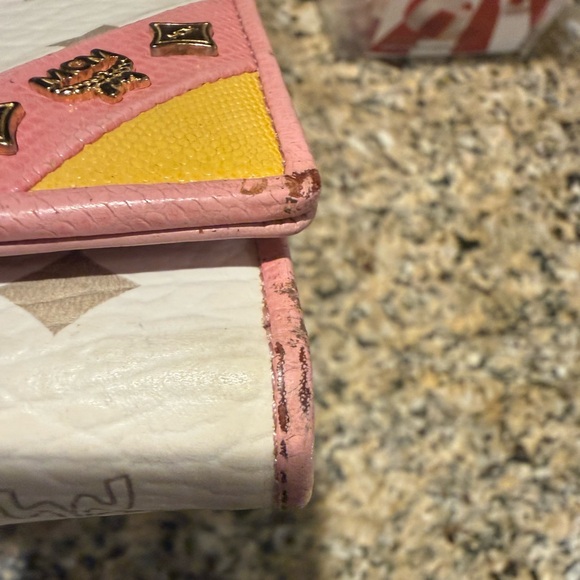 MCM Tri-Color Wallet with Gold Accents - Picture 6 of 16